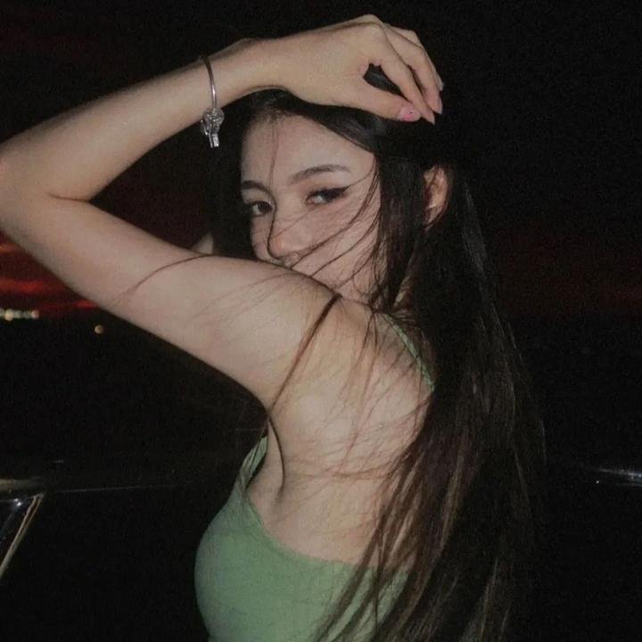 黑夜中的玻璃人偶